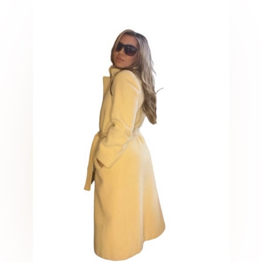 Camel designer coat. Pristine condition with no defects. - Picture 9 of 9